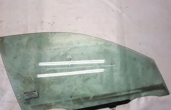 Toyota Avensis T220 Front door window glass four-door