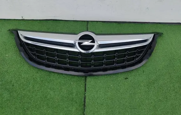 Opel Zafira C Front bumper upper radiator grill 13300698 341601492