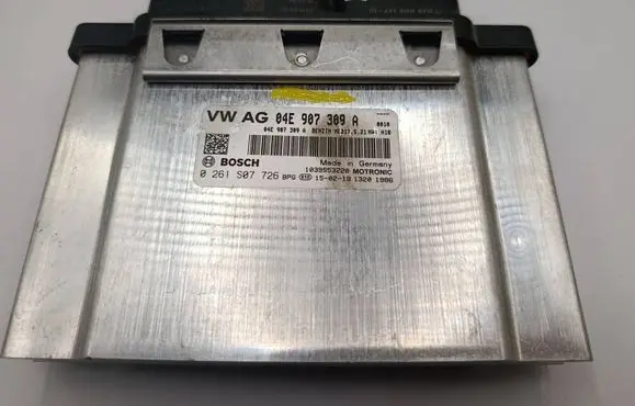 Volkswagen Golf VII Engine control unit/module 04E907309A 0261S07726