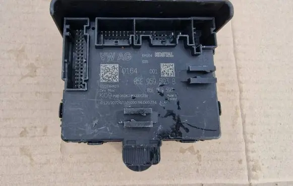 Volkswagen Touareg III Door control unit/module 85E959593B