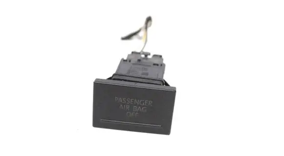 Passenger airbag on/off switch