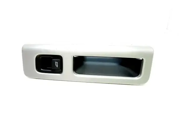 Volvo V50 Electric window control switch 8663813