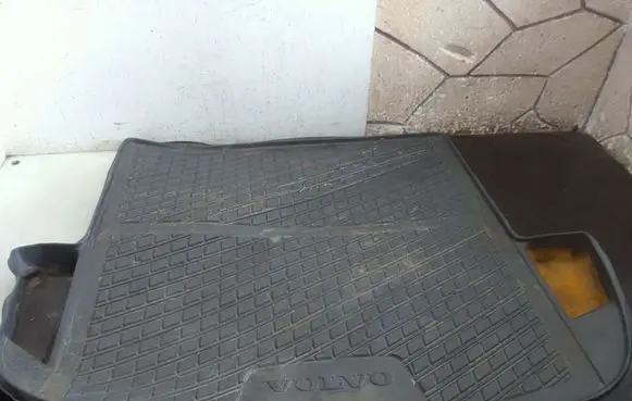 Trunk/boot mat liner