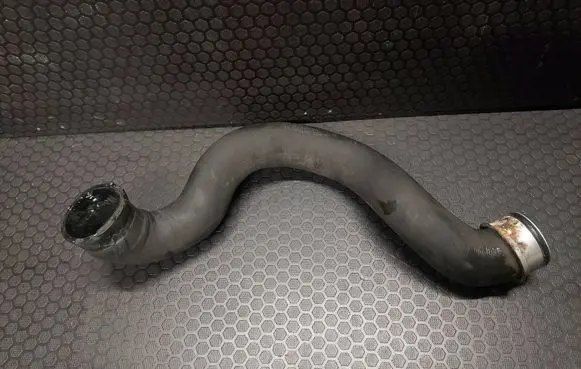Mercedes-Benz C W204 Coolant pipe/hose A2045013082