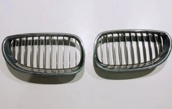 BMW 5 E60 E61 Front bumper upper radiator grill 10627110