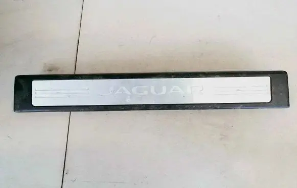 Jaguar XF Front sill trim cover 8x2313201a 8x23-13201-a