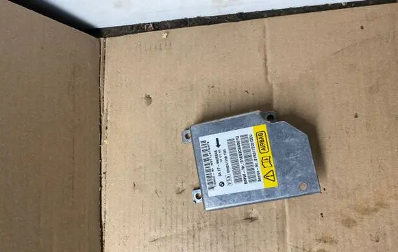 BMW 5 E39 Airbag control unit/module 65776920848 31692084801Q 01B3112C0120U
