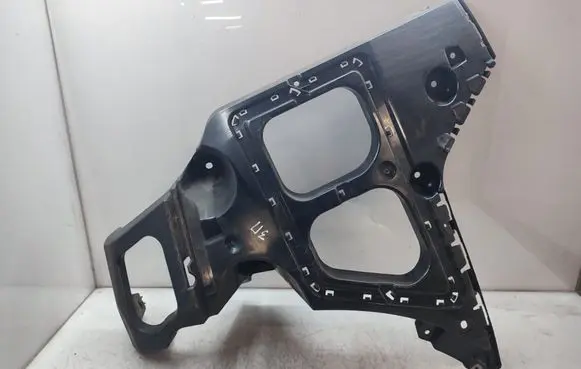Rear bumper mounting bracket