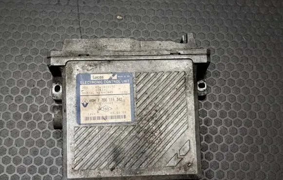 Renault Megane I Engine control unit/module 7700111342 R04080017C 7700115027