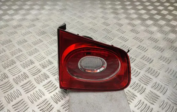Volkswagen Tiguan Tailgate rear/tail lights