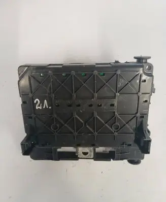 Peugeot 306 Fuse module 9643498980