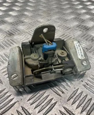 Tailgate/trunk/boot lock/catch/latch