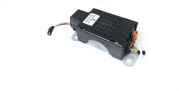 Volkswagen Golf VI Aerial antenna amplifier 5M0035570B