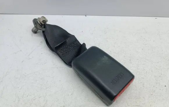 Mitsubishi Space Star Middle seatbelt buckle (rear) 2084135 XB09