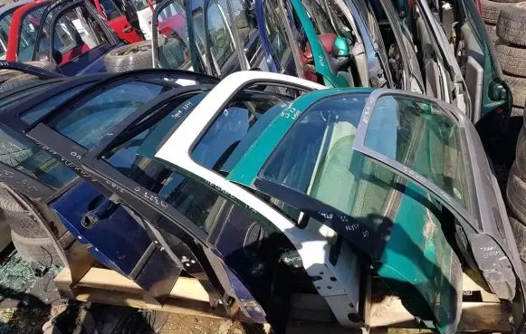 Honda HR-V Front door JUODOS