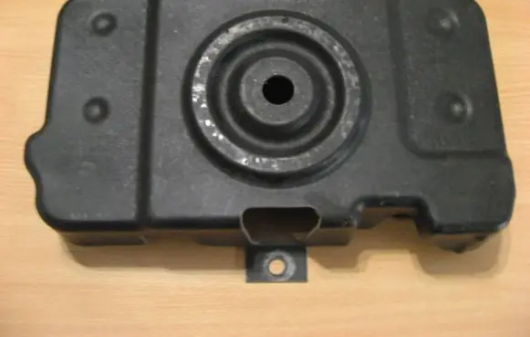 Cadillac CT6 Battery box tray 8402977