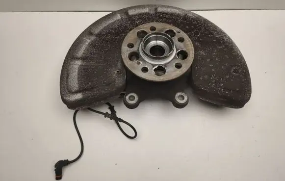 Mercedes-Benz CLS C218 X218 Front wheel hub A2183320200