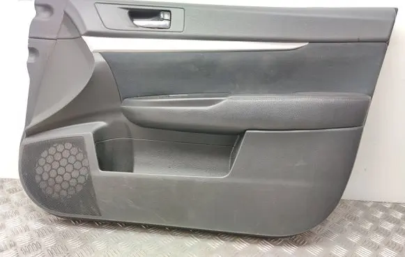 Subaru Outback Front door card panel trim S73508380