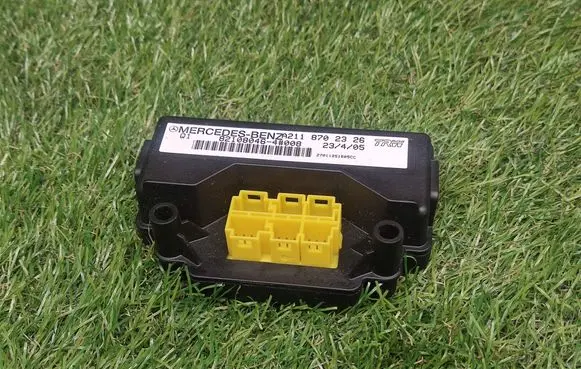 Mercedes-Benz E W211 Seat pressure sensor A2118702326