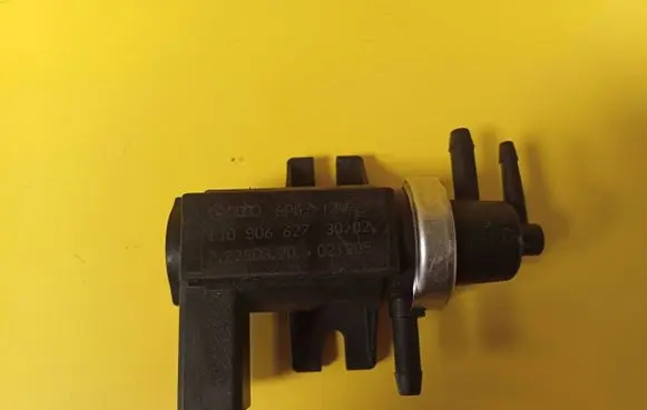 Volkswagen Golf IV Turbo solenoid valve 1J0906627
