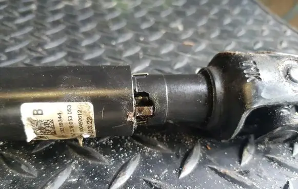 Volkswagen Tiguan Steering wheel axle 5N2419502C