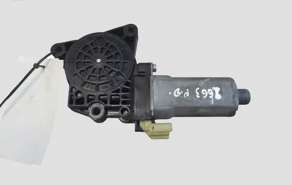 KIA Carens II Front door window regulator motor F00S1A3295