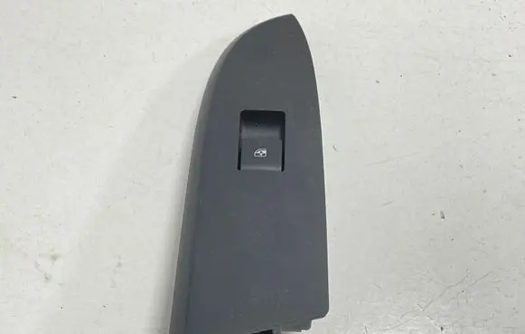Chevrolet Volt I Electric window control switch 13305370 211389