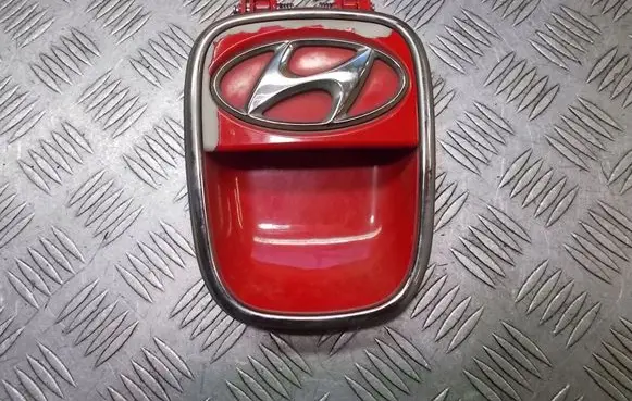 Hyundai i10 Tailgate opening switch 