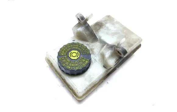 Brake fluid reservoir