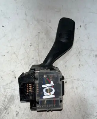 Ford Focus Wiper control stalk 17D940