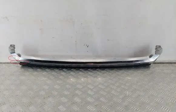Front bumper splitter molding