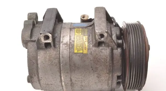 Volvo S60 Air conditioning (A/C) compressor (pump) 30665339
