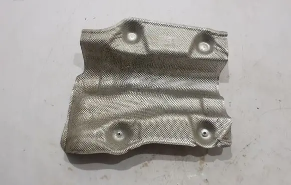 Dacia Duster Exhaust heat shield 747611286R