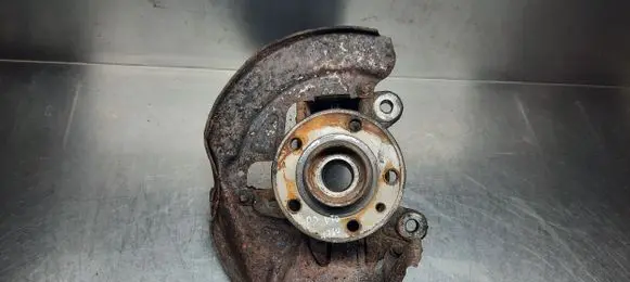 Volvo V70 Front wheel hub spindle knuckle