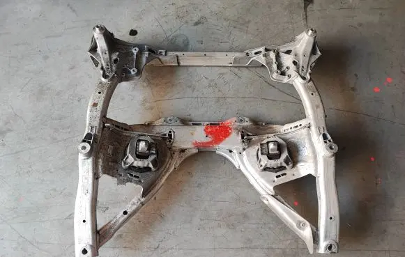 BMW 5 G30 G31 Front subframe 6861106