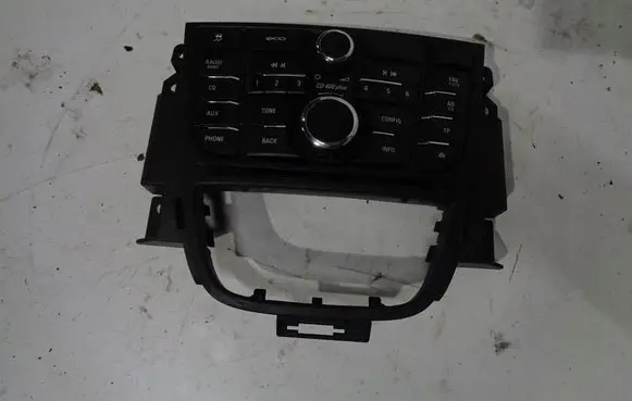 Head unit multimedia control
