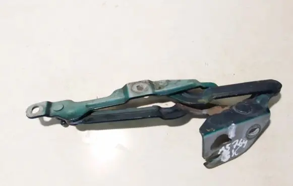 Audi A4 S4 B5 8D Tailgate/trunk/boot hinge 8d5827301a