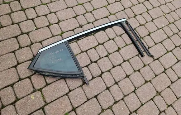 Opel Astra K Rear door glass trim molding 565740102