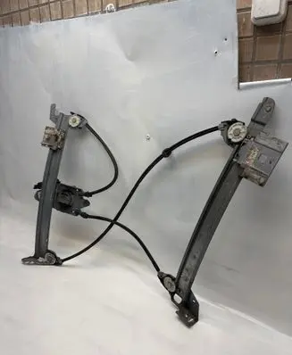 Renault Megane II Front door manual window regulator 400874A