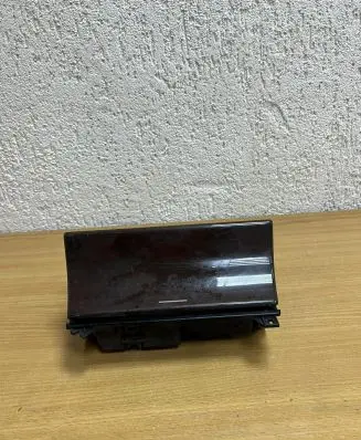 Mercedes-Benz E W210 Car ashtray 0005425811 D7065