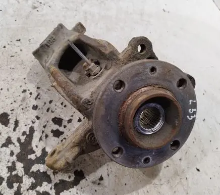 Citroen C3 Picasso Front wheel hub spindle knuckle