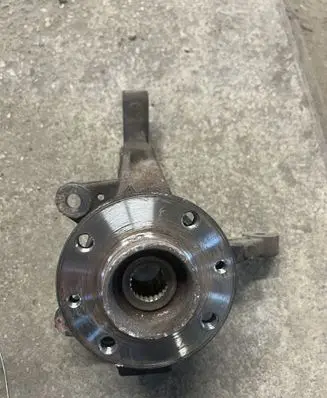 Renault Clio III Front wheel hub spindle knuckle