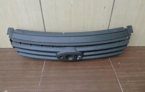 Ford C-MAX I Front bumper upper radiator grill