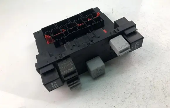 Volkswagen Golf V Other control units/modules 3C0937049D