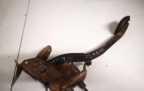 KIA Clarus Brake pedal 