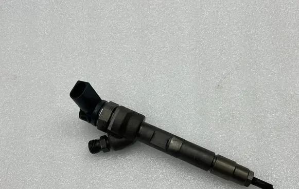 BMW 4 F36 Gran coupe Fuel injector 7810702