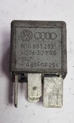 Volkswagen Polo III 6N 6N2 6NF Other relay 8D0951253 PA66GF25 2334A50300