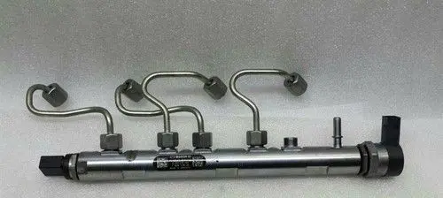 BMW 1 E81 E87 Fuel distributor 7809128