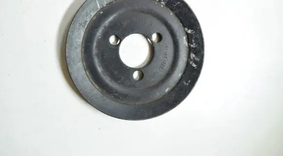 Audi 80 90 S2 B4 Water pump pulley 050121031A