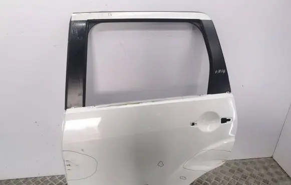 Mitsubishi Outlander Rear door